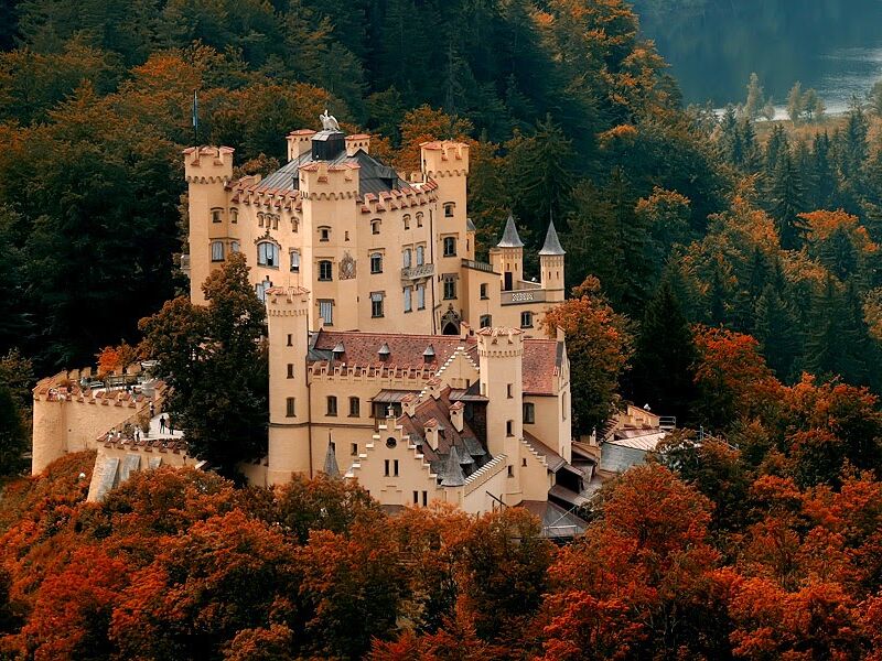 A Photo of Castle Tours https://articleblogging.com/wp-content/uploads/2023/08/World-Castles-Vacation-Packages-Historic-Fortresses-World-Heritage-Sites-Castle-Tours-Travel-Vacation-Packages-Cultural-Heritage-Architectural-Marvels-Travel-and-Tourism-882353d0.jpg